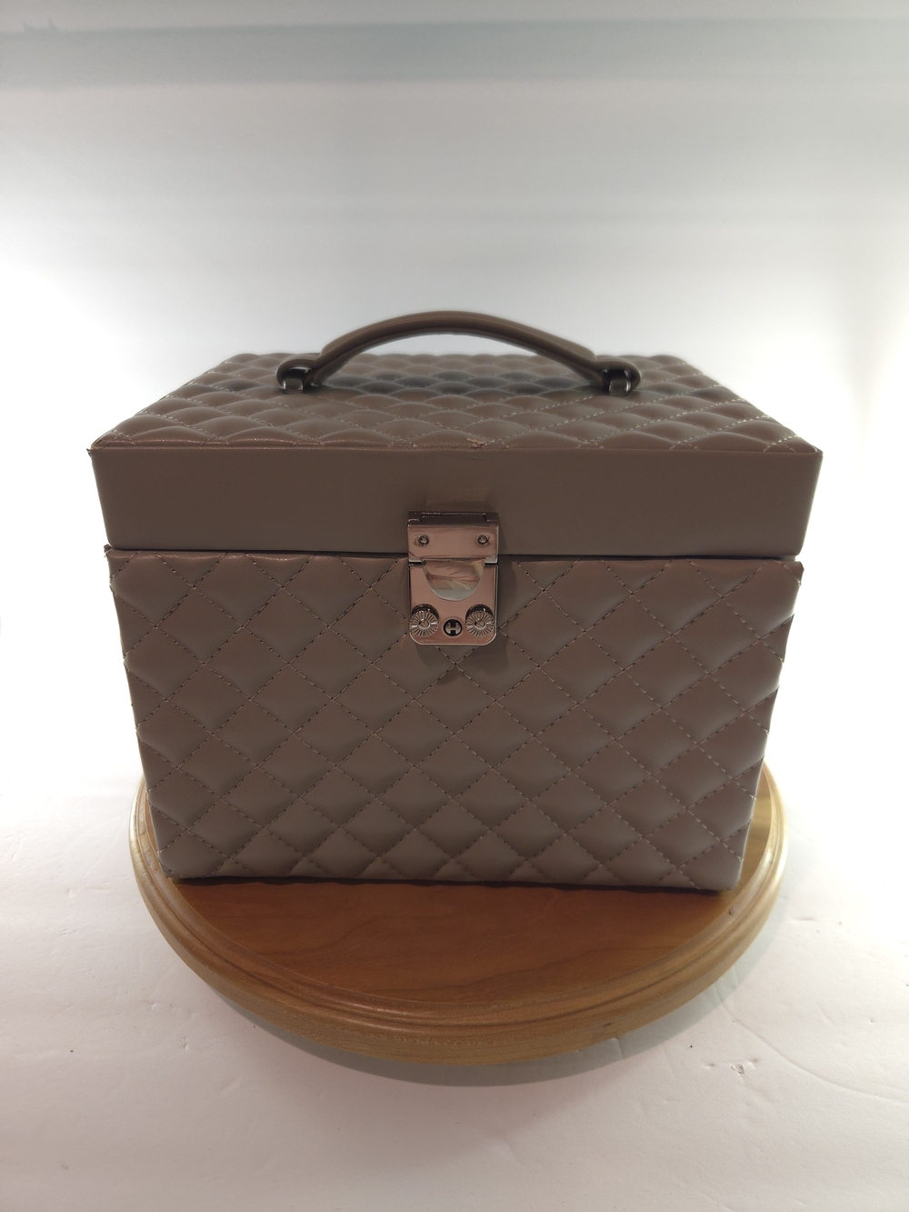 Brouk & Co. Leo Quilted Vegan Leather Jewelry Box Organizer - Gray (Preowned)